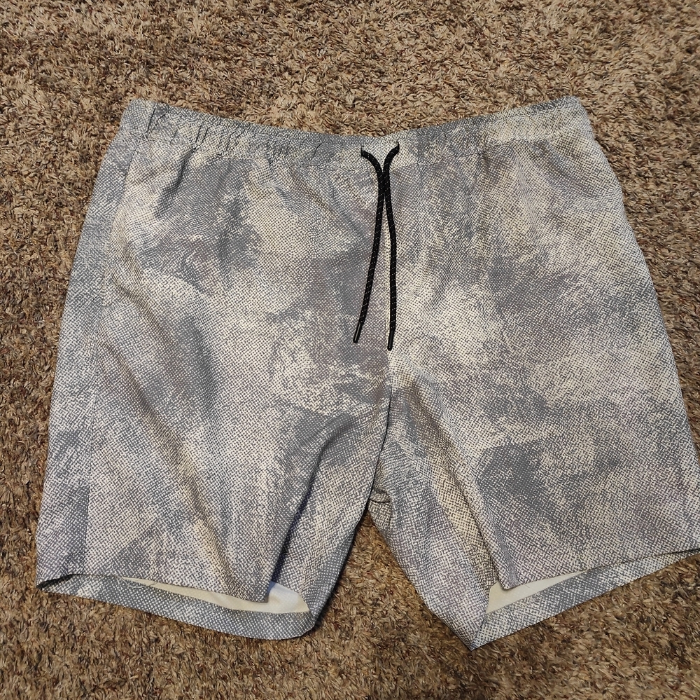 32 Degrees swim trunks